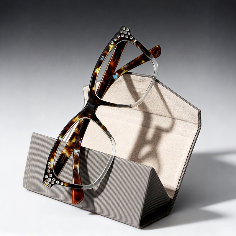 https://www.dc-optical.com/dachuan-optical-drp322070-china-supplier-trend-design-reading-glasses-with-diamond-decoration-product/